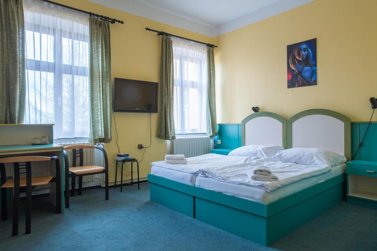 Penzion Amatka Hradec Kralove Bagian luar foto