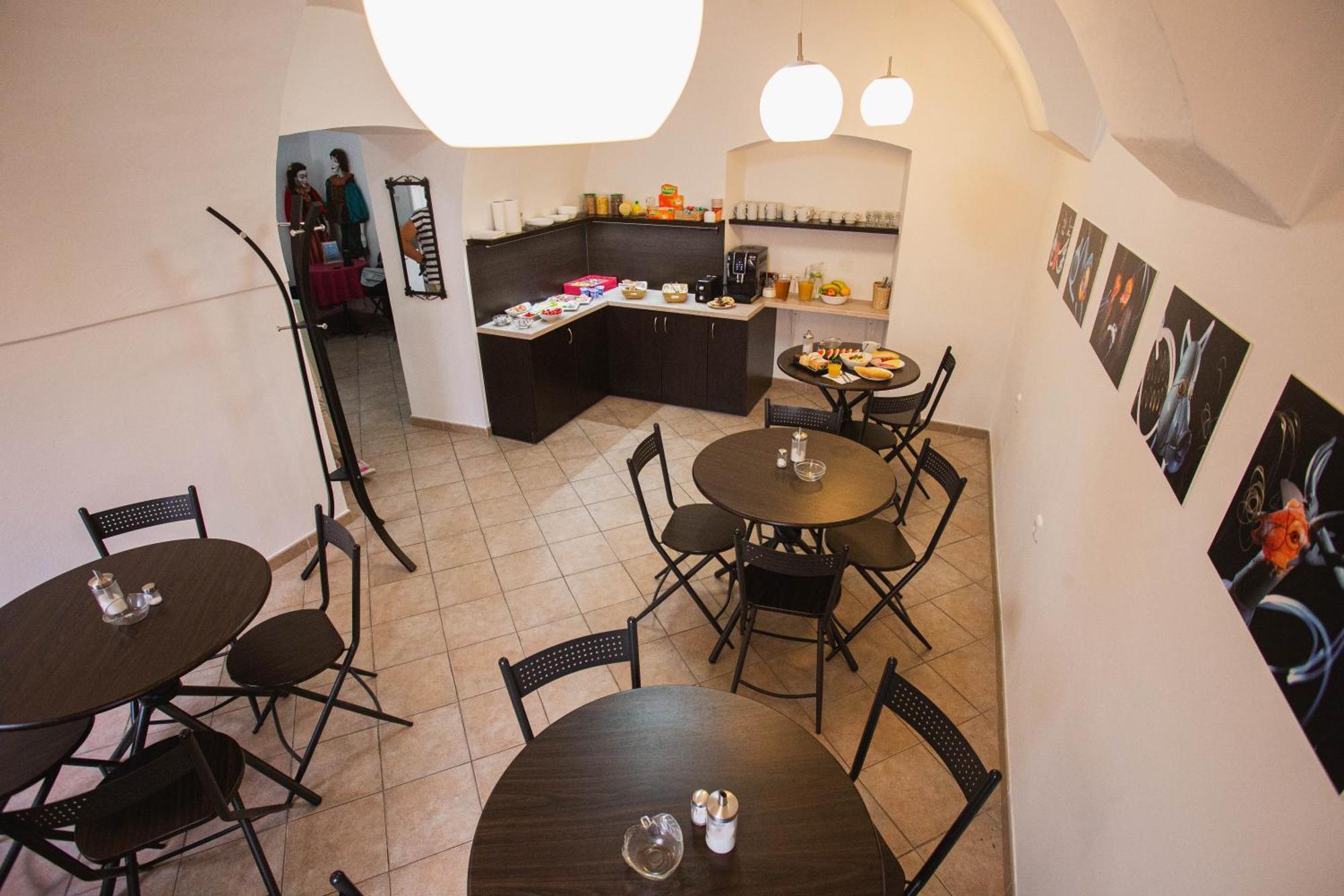 Penzion Amatka Hradec Kralove Bagian luar foto